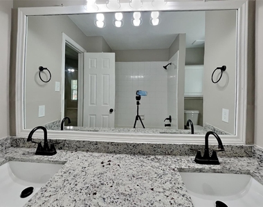 30802 Sifton Drive - Photo Thumbnail 13