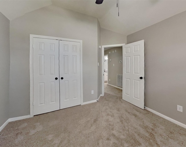30802 Sifton Drive - Photo Thumbnail 12
