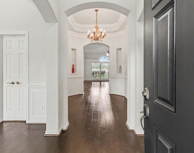 16434 Redcrest Drive - Photo Thumbnail 2