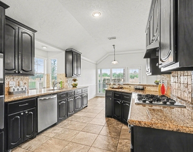 16434 Redcrest Drive - Photo Thumbnail 4