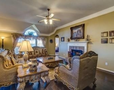 16434 Redcrest Drive - Photo Thumbnail 6