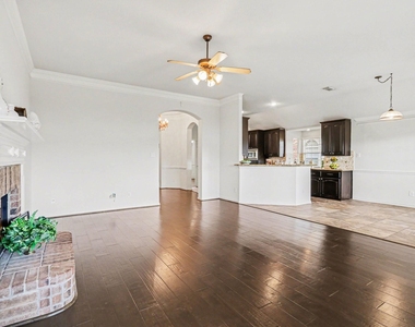 16434 Redcrest Drive - Photo Thumbnail 9