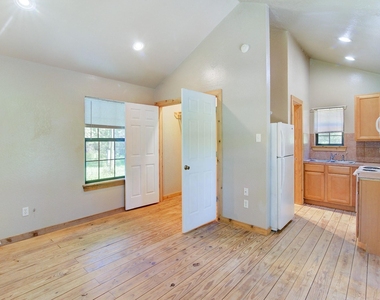 10521 Tanyard Road - Photo Thumbnail 5