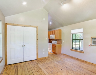 10521 Tanyard Road - Photo Thumbnail 2