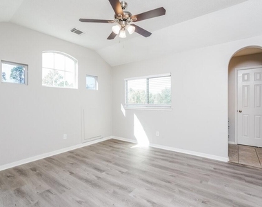 6206 Lovage Avenue - Photo Thumbnail 10