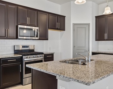 5202 Rue Dela Croix Drive - Photo Thumbnail 12