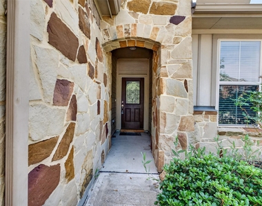 5202 Rue Dela Croix Drive - Photo Thumbnail 3