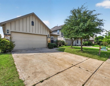 5202 Rue Dela Croix Drive - Photo Thumbnail 1