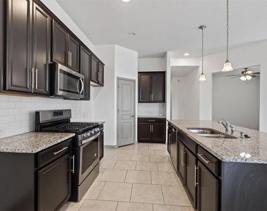 5202 Rue Dela Croix Drive - Photo Thumbnail 13