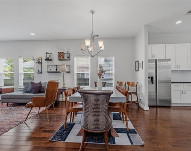 704 Vincent Street - Photo Thumbnail 18