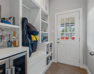 704 Vincent Street - Photo Thumbnail 22