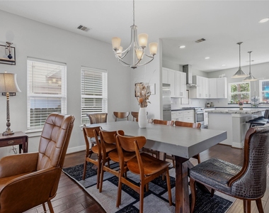 704 Vincent Street - Photo Thumbnail 19