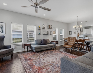 704 Vincent Street - Photo Thumbnail 15