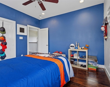 704 Vincent Street - Photo Thumbnail 30