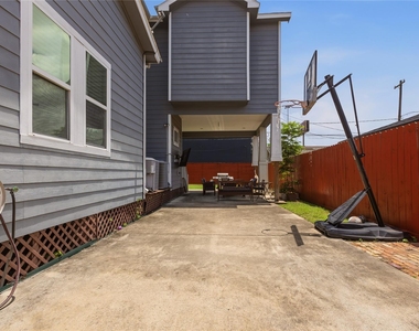 704 Vincent Street - Photo Thumbnail 36