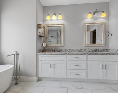 704 Vincent Street - Photo Thumbnail 10