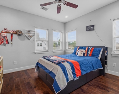 704 Vincent Street - Photo Thumbnail 29