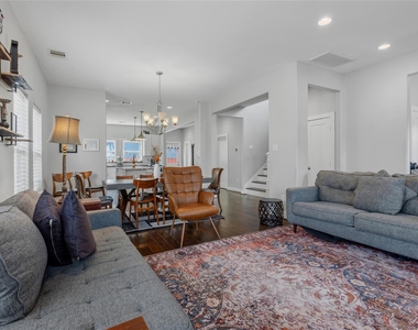 704 Vincent Street - Photo Thumbnail 7