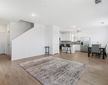 7323 Heath Knoll Lane - Photo Thumbnail 6