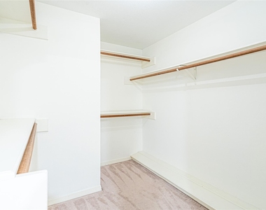 2306 Potomac Drive - Photo Thumbnail 12