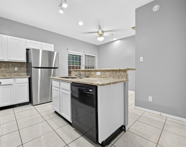 13607 Sable Lane - Photo Thumbnail 16