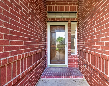 13607 Sable Lane - Photo Thumbnail 5
