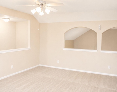 2814 Silver Bend Lane - Photo Thumbnail 21