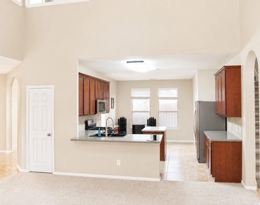 2814 Silver Bend Lane - Photo Thumbnail 10