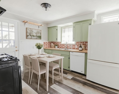 2518 Daugherty Street - Photo Thumbnail 5