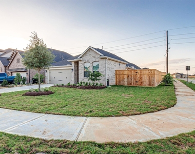 4022 Maple Glen Drive - Photo Thumbnail 1