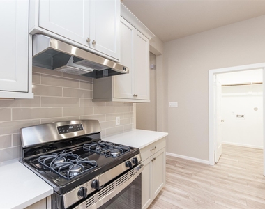 4022 Maple Glen Drive - Photo Thumbnail 12