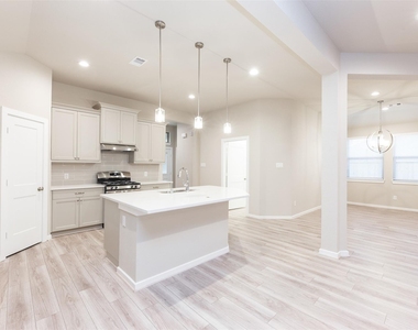 4022 Maple Glen Drive - Photo Thumbnail 7