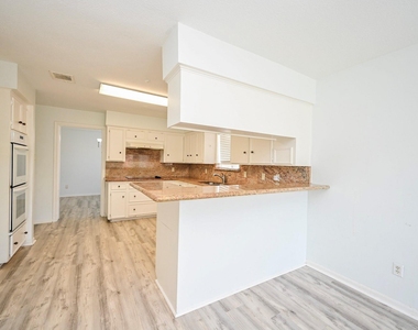 7735 Quail Meadow Drive - Photo Thumbnail 15