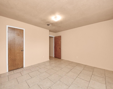 9126 Willow Meadow Drive - Photo Thumbnail 8