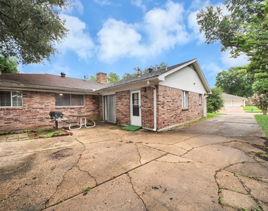 9126 Willow Meadow Drive - Photo Thumbnail 3