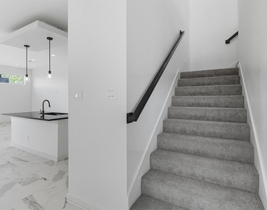 2929 El Fenice Lane - Photo Thumbnail 16