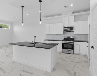2929 El Fenice Lane - Photo Thumbnail 6