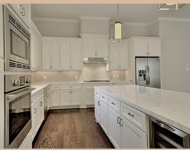 215 Willow Street - Photo Thumbnail 11