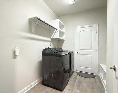 244 Upland Drive - Photo Thumbnail 19
