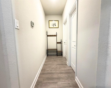 244 Upland Drive - Photo Thumbnail 18