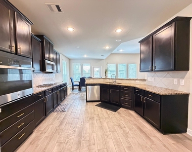 244 Upland Drive - Photo Thumbnail 9