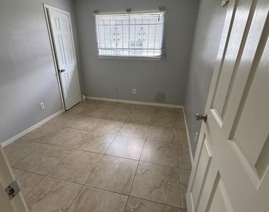 7106 Haverton Drive - Photo Thumbnail 10