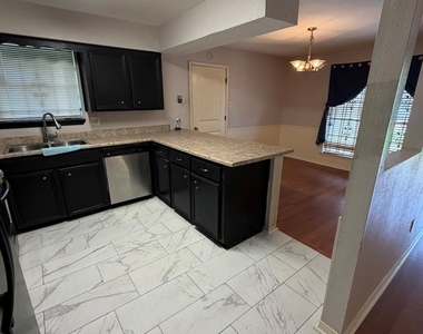 7106 Haverton Drive - Photo Thumbnail 7