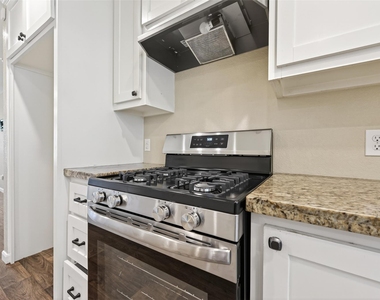 1708 Sycamore Avenue - Photo Thumbnail 11