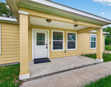 1708 Sycamore Avenue - Photo Thumbnail 2