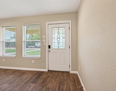 1708 Sycamore Avenue - Photo Thumbnail 3