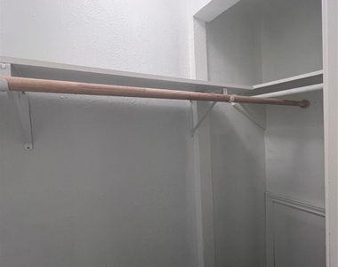 605 Enid Street - Photo Thumbnail 2