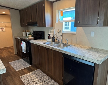 822 E Fannin Street - Photo Thumbnail 8