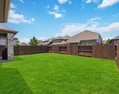 16427 Apache Woods Way - Photo Thumbnail 4