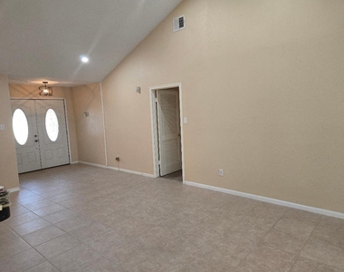 7911 Southmeadow Drive - Photo Thumbnail 15